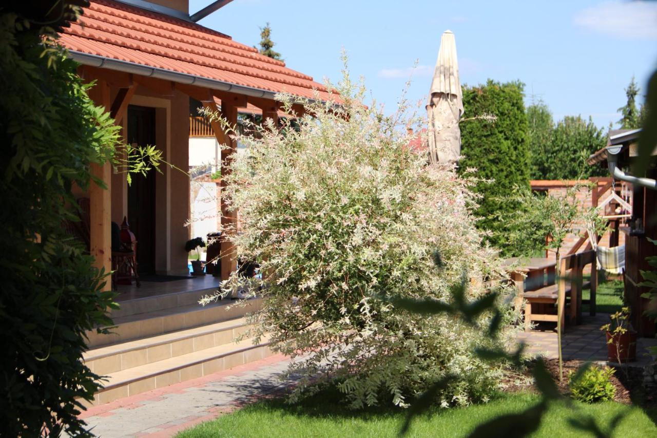 Penzion Dori Diakovce Exterior photo